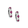 Aretes Huggie con Piedra de Color y Diamantes en Oro 14k — Rubí Oro Blanco