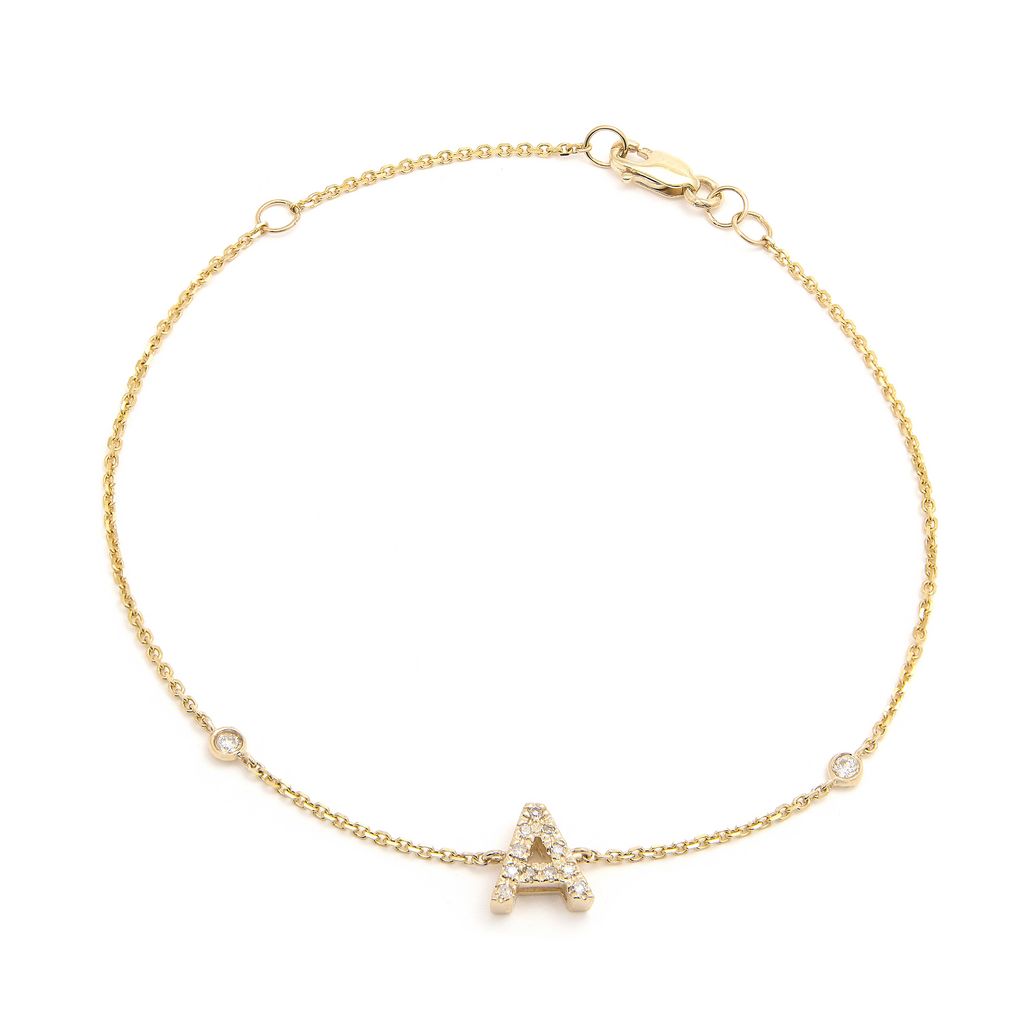 Pulsera con Inicial y Piedras Laterales en Oro Amarillo