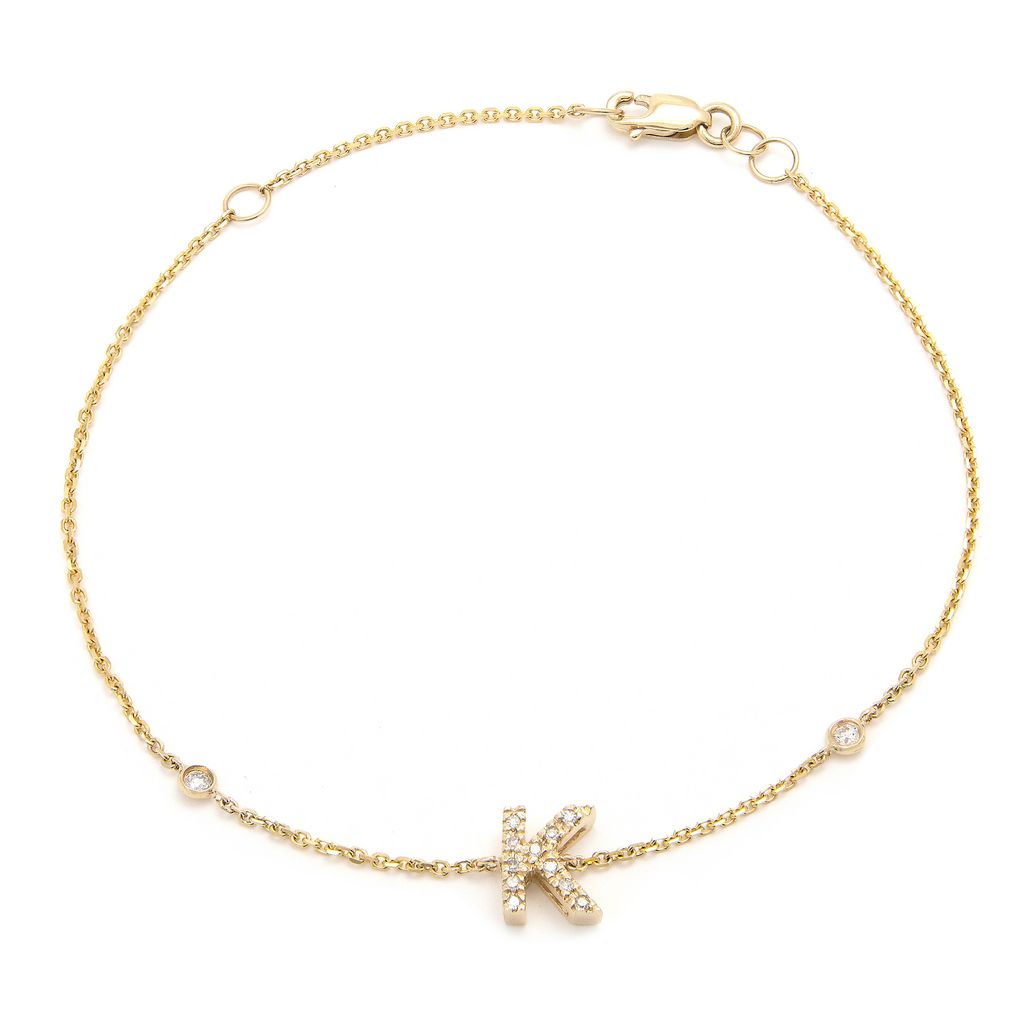 Pulsera con Inicial y Piedras Laterales en Oro Amarillo