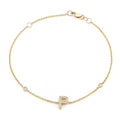 Pulsera con Inicial y Piedras Laterales en Oro Amarillo