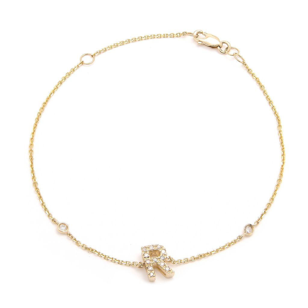 Pulsera con Inicial y Piedras Laterales en Oro Amarillo