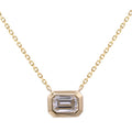 Collar Solitario Bizel Diamante Lab 0.69 ct Corte Esmeralda en Oro Amarillo 14k