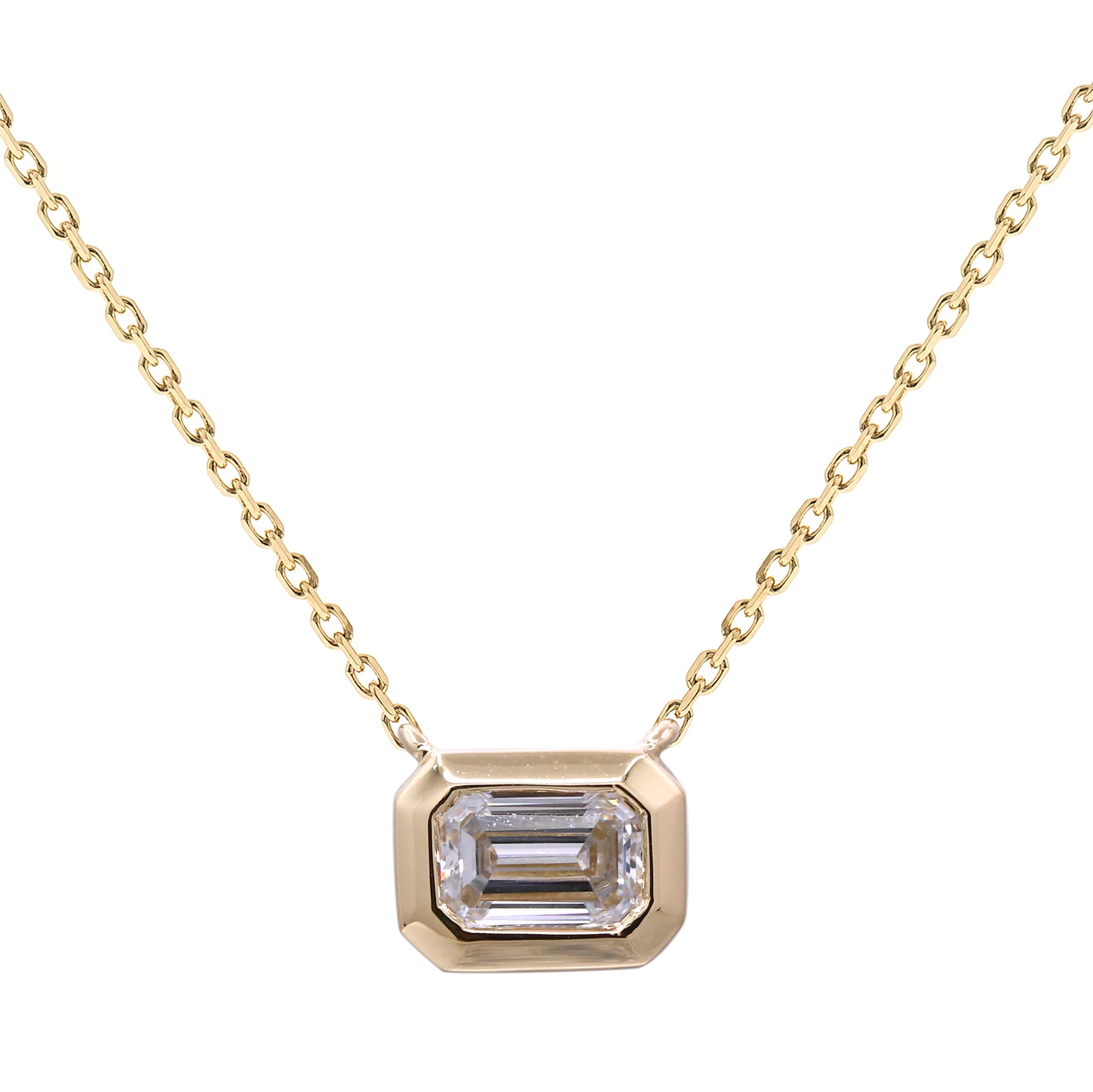 Collar Solitario Bizel Diamante Lab 0.69 ct Corte Esmeralda en Oro Amarillo 14k