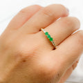 Anillo con Diamantes y Esmeralda en Oro Amarillo 14k - Oro Amarillo - Esmeralda